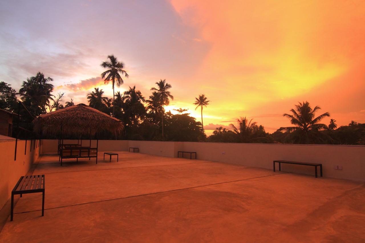 Jj'S Hostel Mirissa Exterior photo